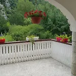Casa de hóspedes Sara