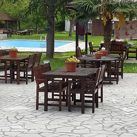 Sara Guest house *