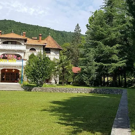 Sara Guest house